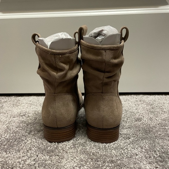 Boots - Picture 2 of 4